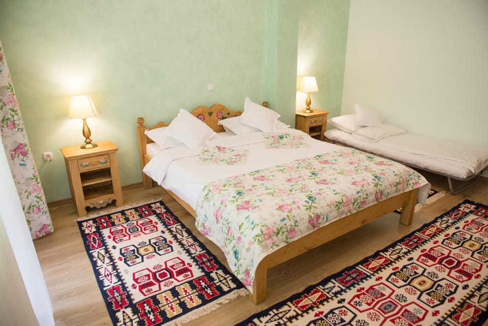 Pensiunea Floare De Colt Bed and Breakfast in Romania
