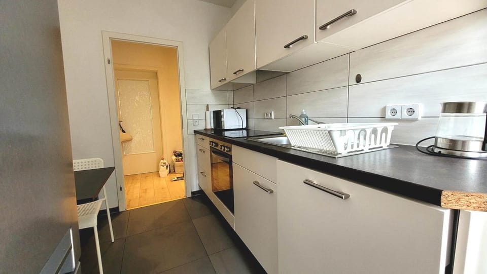 Kitchen or kitchenette, pet friendly, stove