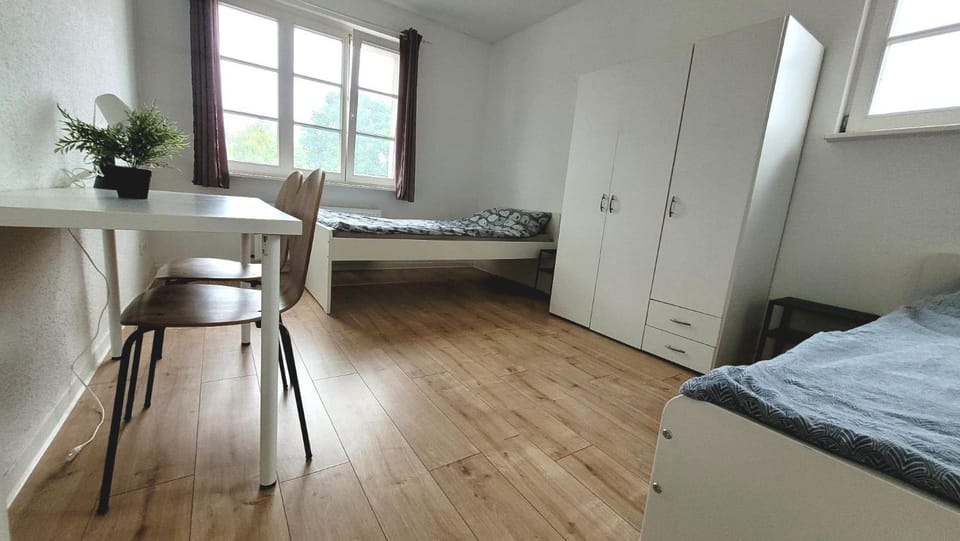 Bed, Photo of the whole room, wardrobe