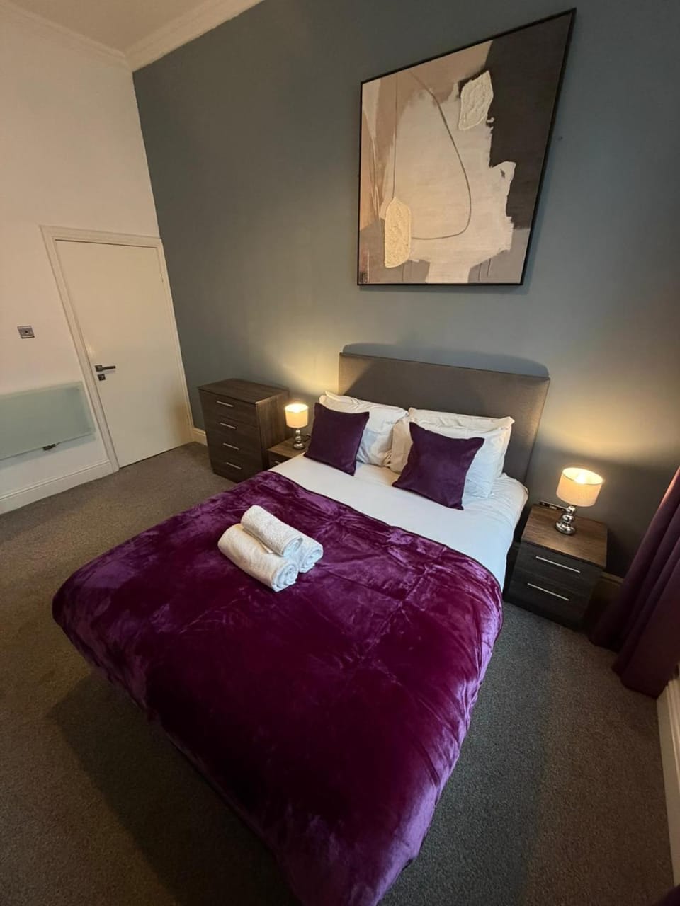 Bed, Photo of the whole room, Bedroom, towels