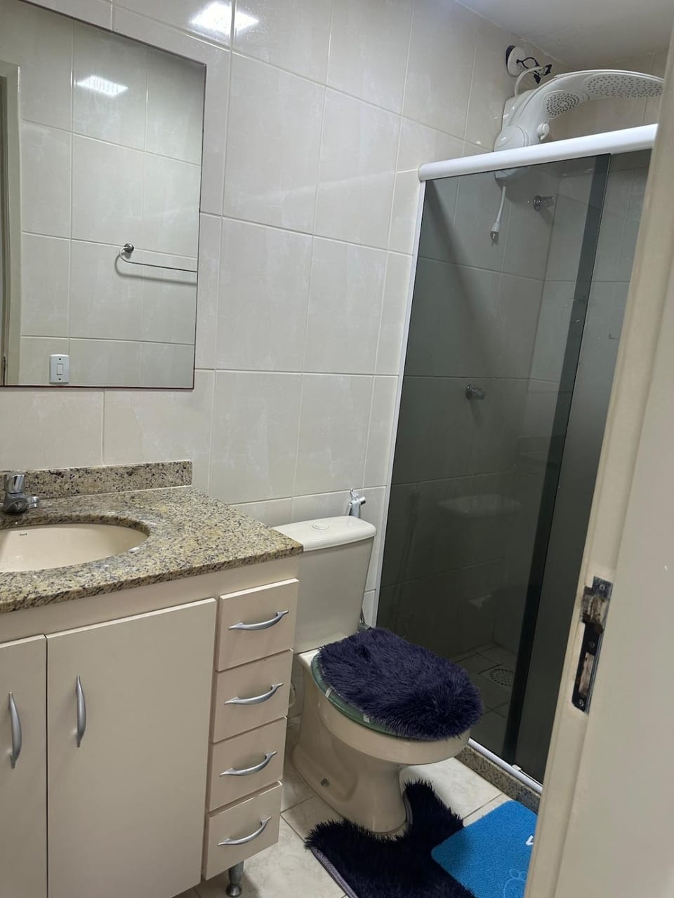 Shower, Bathroom, towels