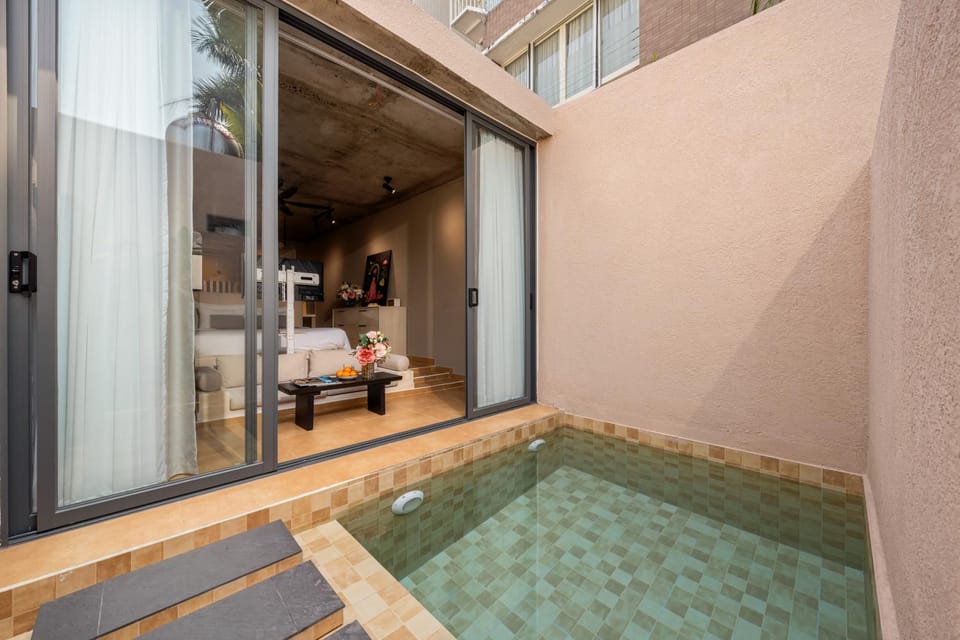 Patio, Swimming pool