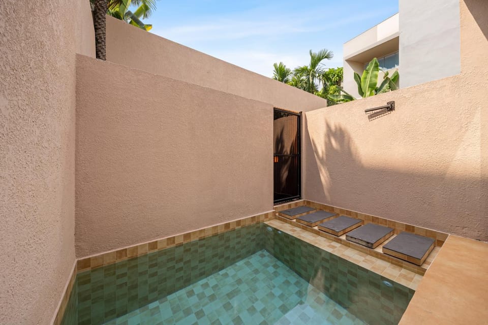 Pool view, Swimming pool