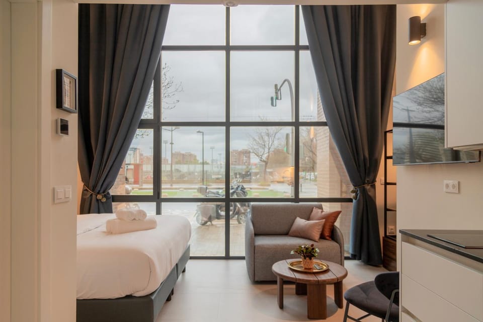 Bed, Kitchen or kitchenette, Living room, Photo of the whole room, Bedroom
