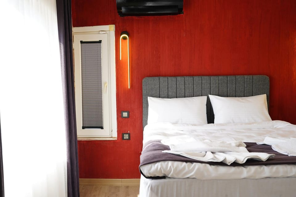 Bed, Photo of the whole room, Bedroom, towels, air conditioner