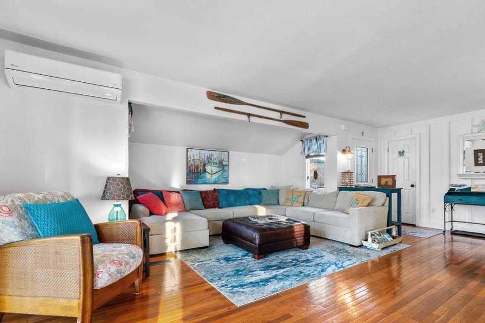 Waterfront Coastal Retreat on Ocean Pines Golf Course with Private Dock House in Ocean Pines