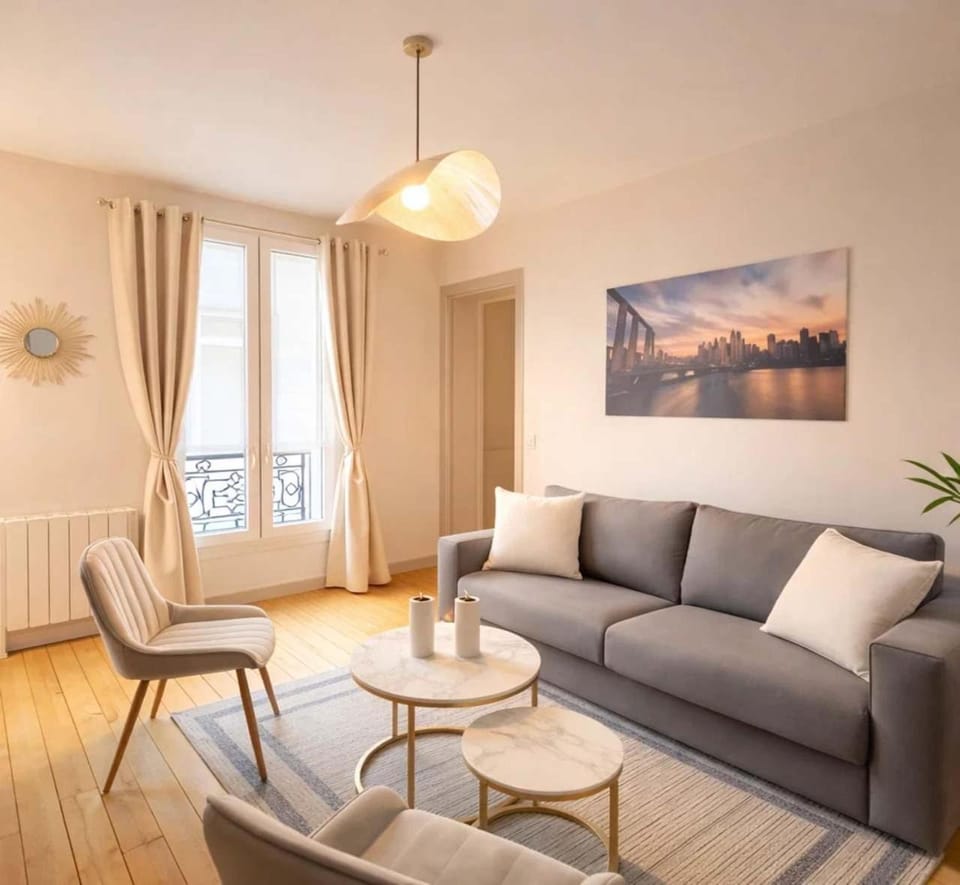 Living room, Seating area, internet