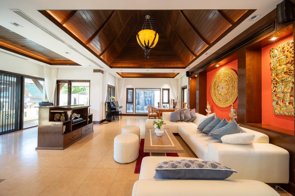 Living room, Seating area