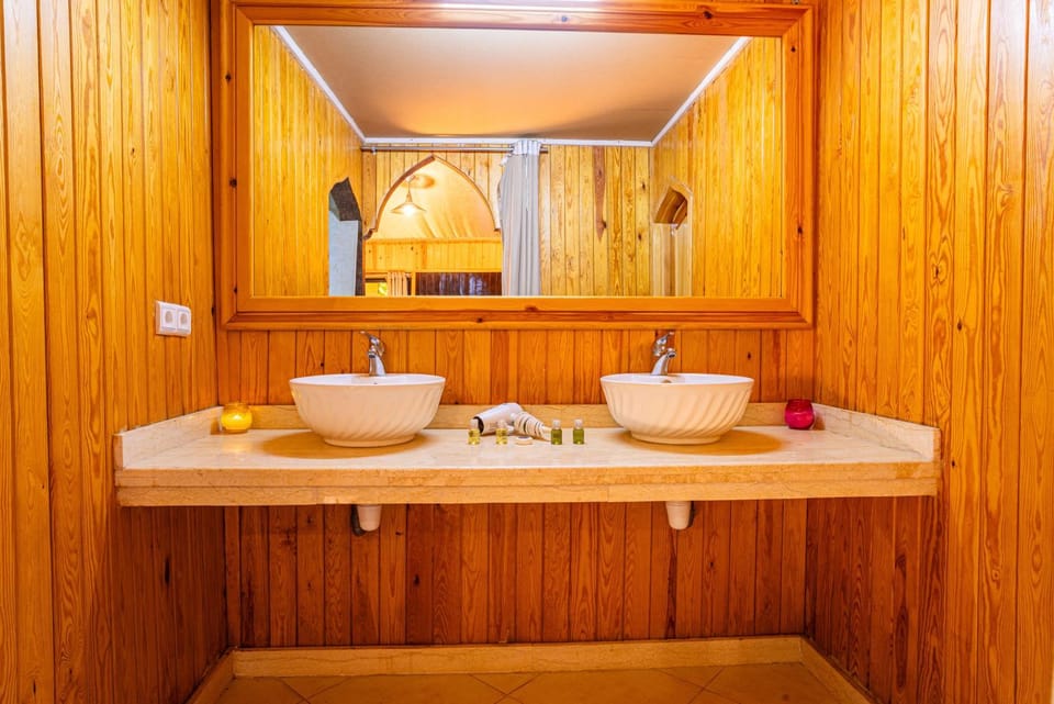 Ferme dhôte Sidi Safou Cabane en bois Marrakech Campground/ 
RV Resort in Marrakesh