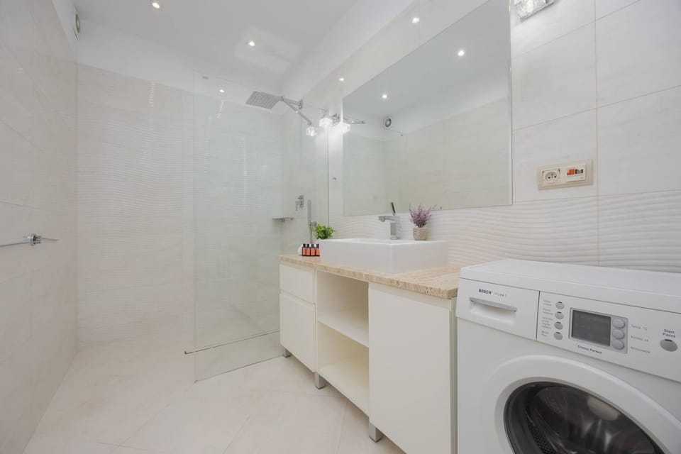 Shower, Bathroom, washing machine