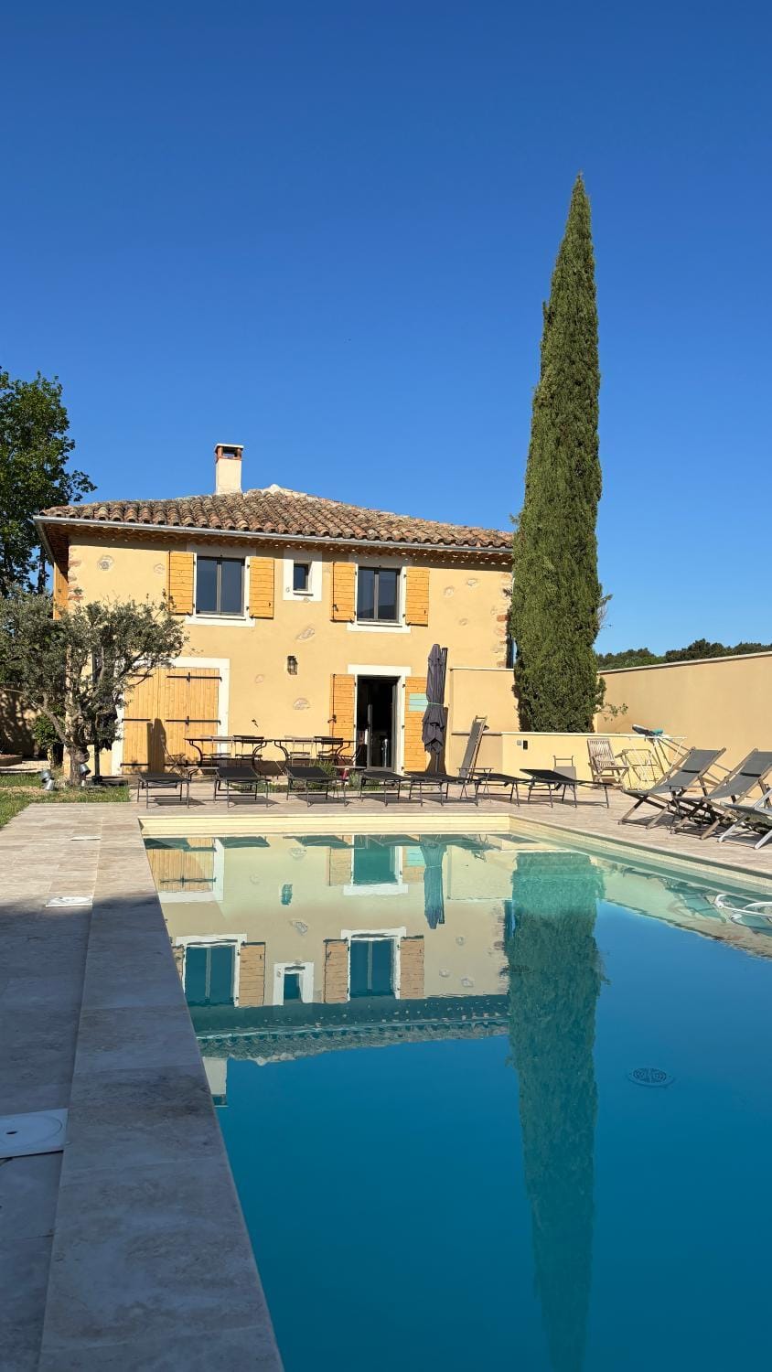 Le Mas des Grillons, mas rénové entièrement climatisé avec piscine et vue Ventoux Villa in Bédoin