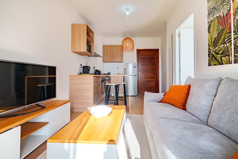 TV and multimedia, Kitchen or kitchenette, Living room