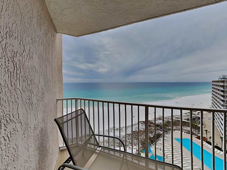 Balcony/Terrace, Beach, Sea view, Swimming pool