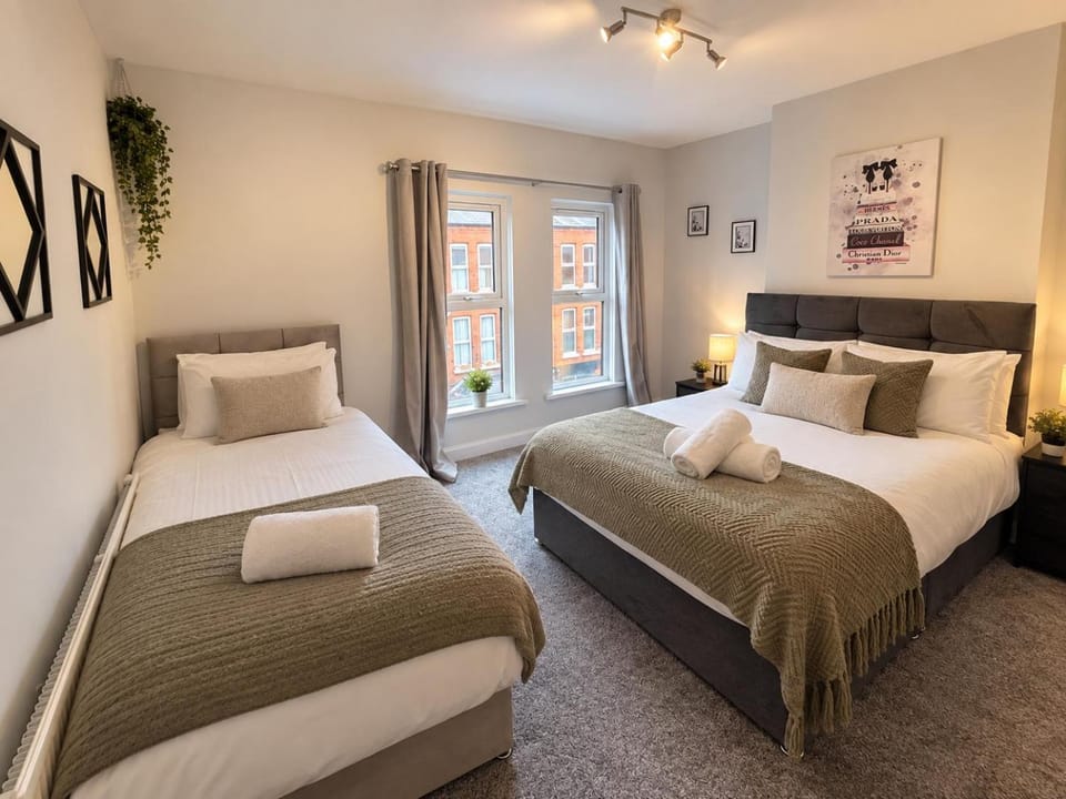 2 bed city side house House in Belfast