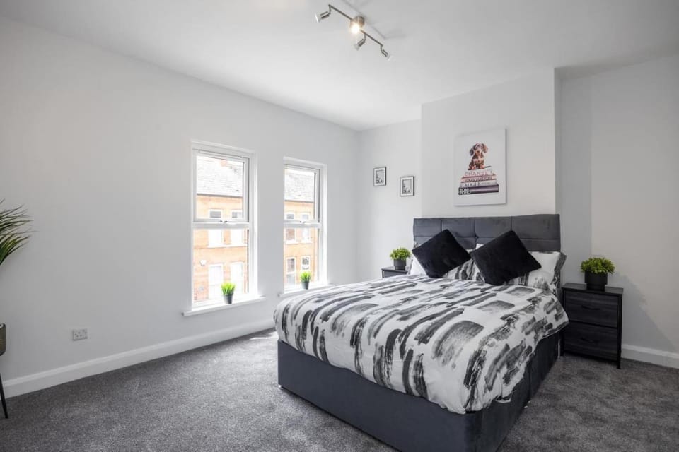 2 bed city side house House in Belfast