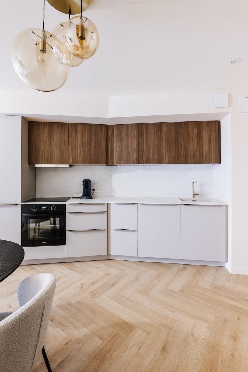 Suite Emeraude - International Palace - Jacuzzi Apartment in Auvergne-Rhône-Alpes