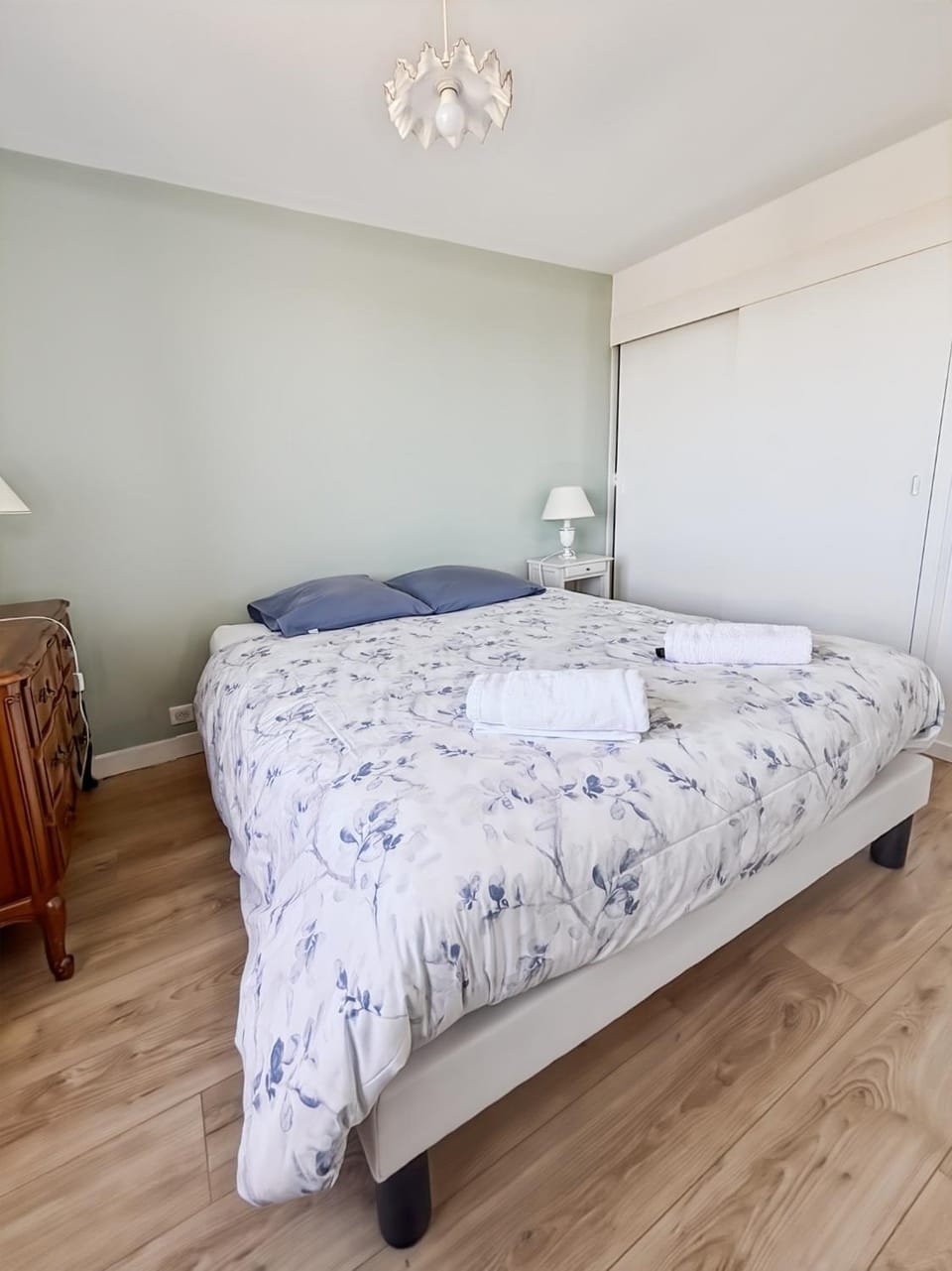 Plein pied, parking sécurisé, 2ch, 68m2, wifi Apartment in Aurillac