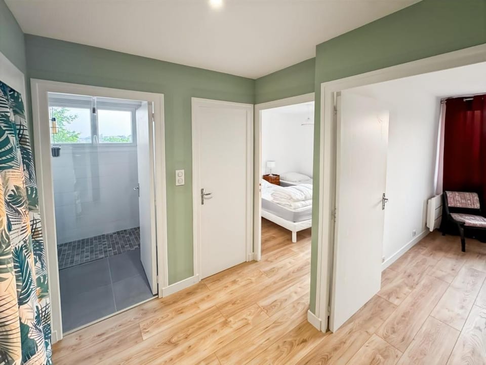 Plein pied, parking sécurisé, 2ch, 68m2, wifi Apartment in Aurillac