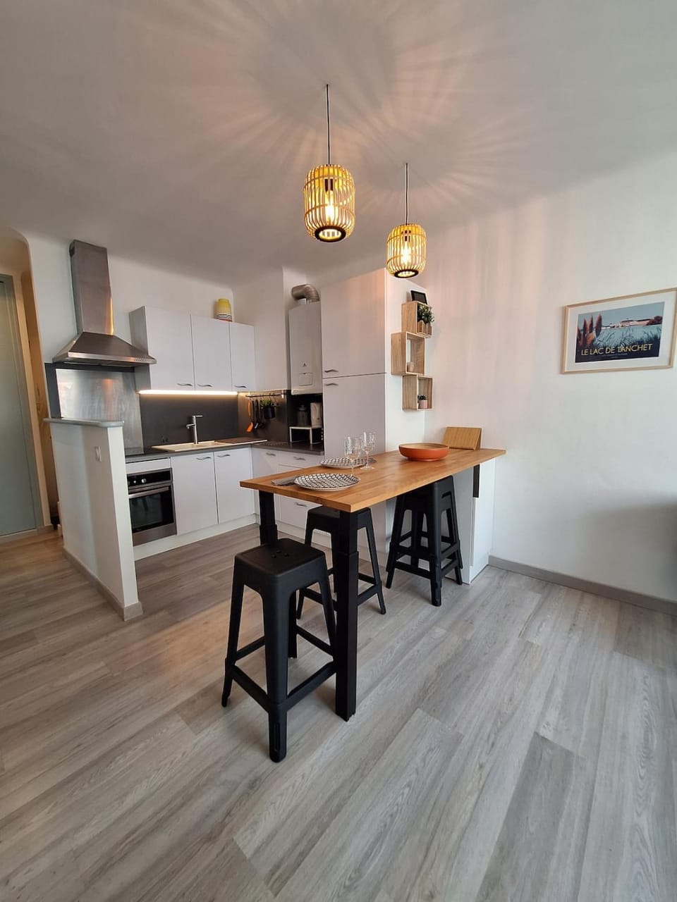 Dining area, kitchen