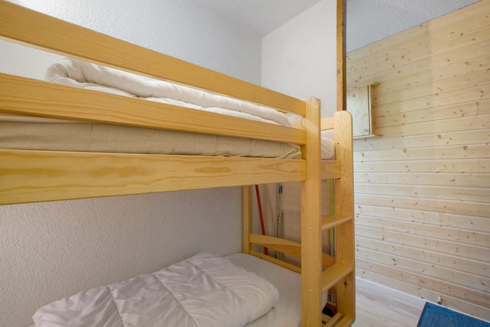 Property building, Living room, Bedroom