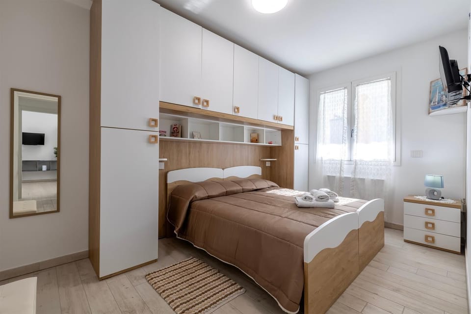 Living room, Bedroom