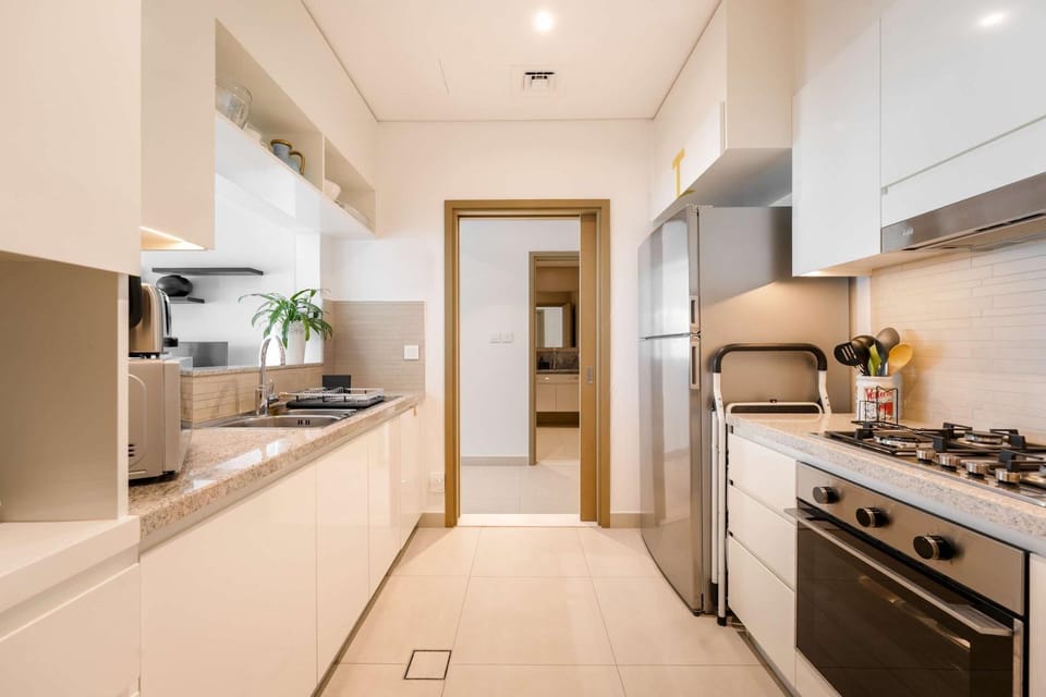 Free housekeeping visits during your stay - StayShort - 2 Bed in Downtown Dubai that Sleeps 4 with Canal Views Apartment in Dubai