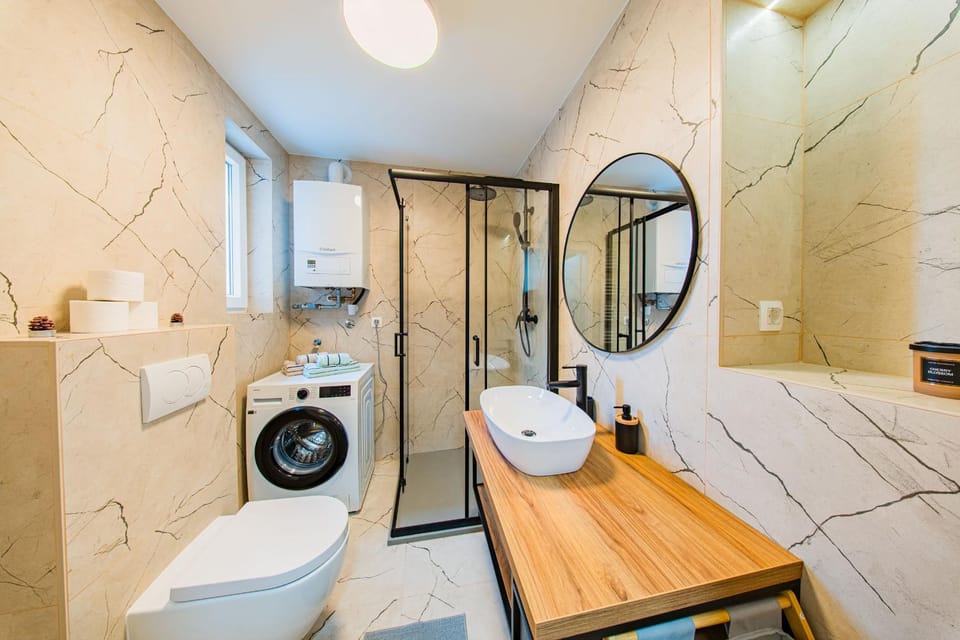 Toilet, Photo of the whole room, Bedroom, washing machine
