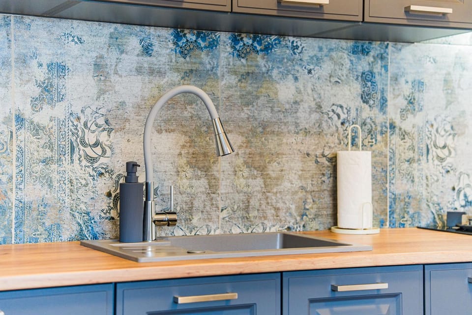 Kitchen or kitchenette, On site, stove