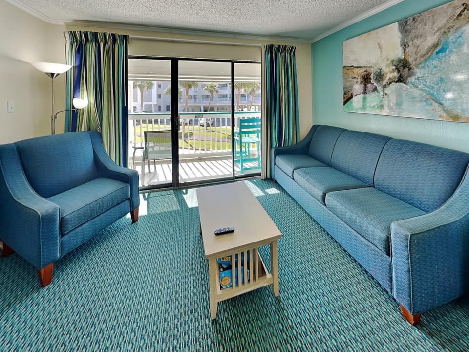 Day, Balcony/Terrace, Living room, Seating area, furniture