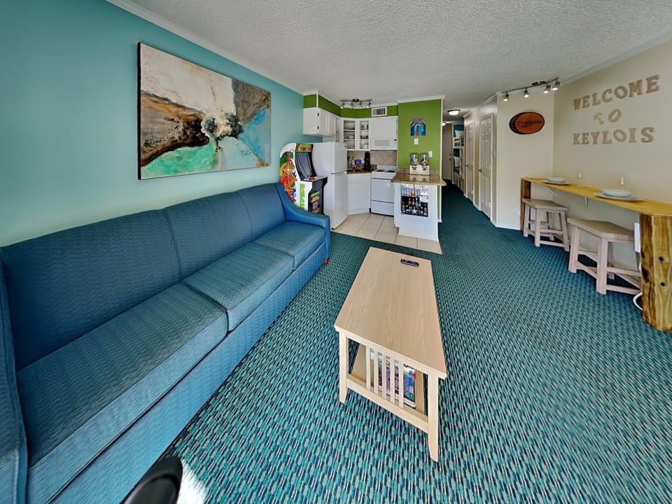 Day, Kitchen or kitchenette, Living room, Seating area, Dining area, furniture, kitchen