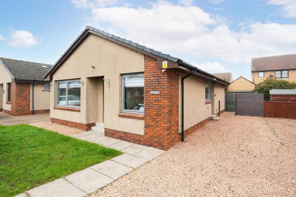 Property building, Neighbourhood, Street view, Parking