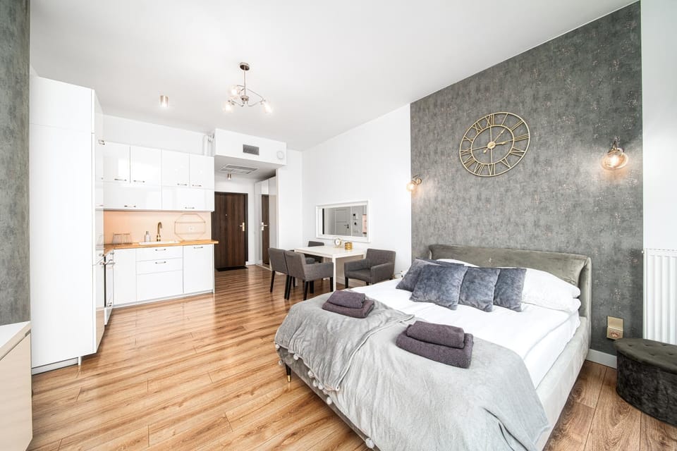 Bed, Kitchen or kitchenette, Living room