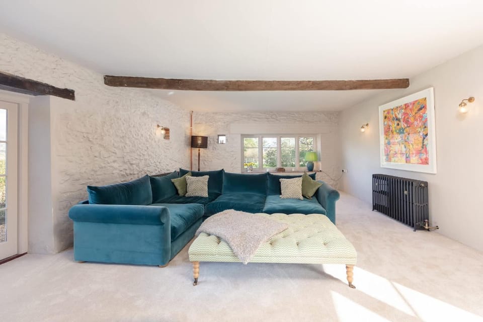 Beautiful Cottage with Large Garden & Parking House in North Dorset District