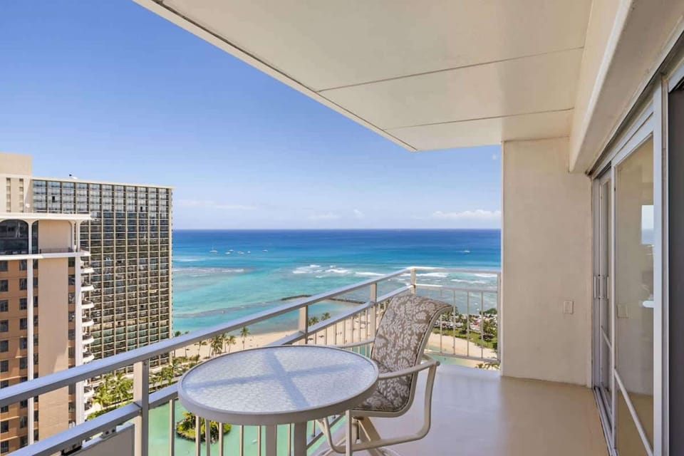 Balcony/Terrace, Dining area, Beach, City view, Sea view