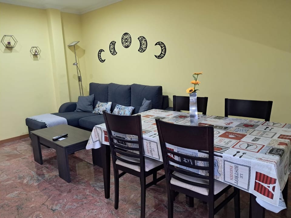 Living room, Dining area