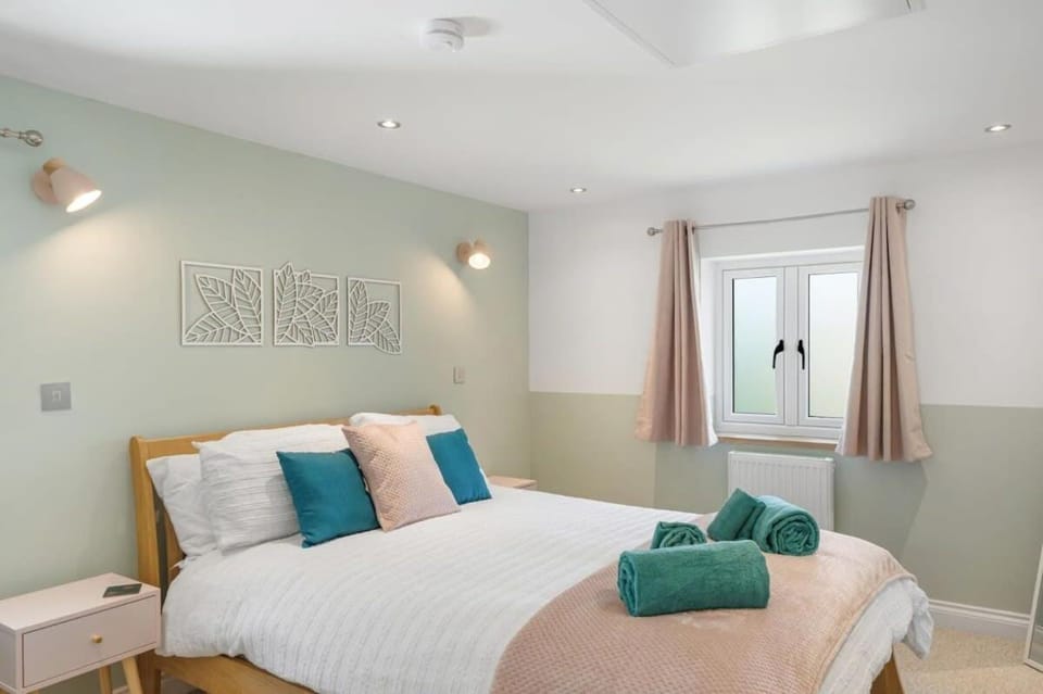 Modern Home in Bude Private Parking & Garden House in Bude