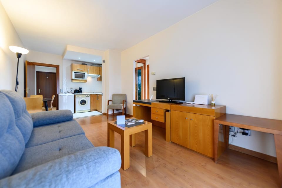 MLE16A2320 - Amplio piso 1 dormitorio en Chamartín - Alquiler temporal Apartment in Madrid