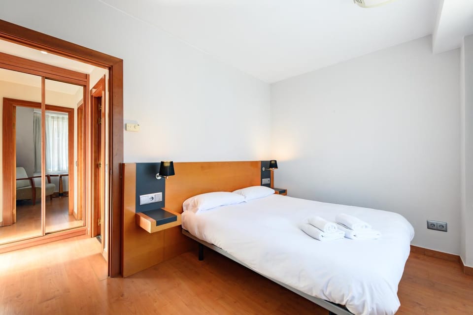MLE16A2320 - Amplio piso 1 dormitorio en Chamartín - Alquiler temporal Apartment in Madrid