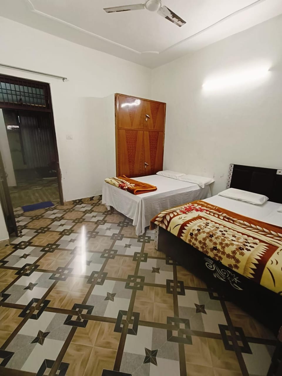 Thakur Ji Dham Bed and Breakfast in Uttar Pradesh