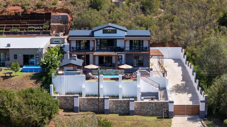 Property building, Natural landscape, Pool view, Swimming pool, sunbed