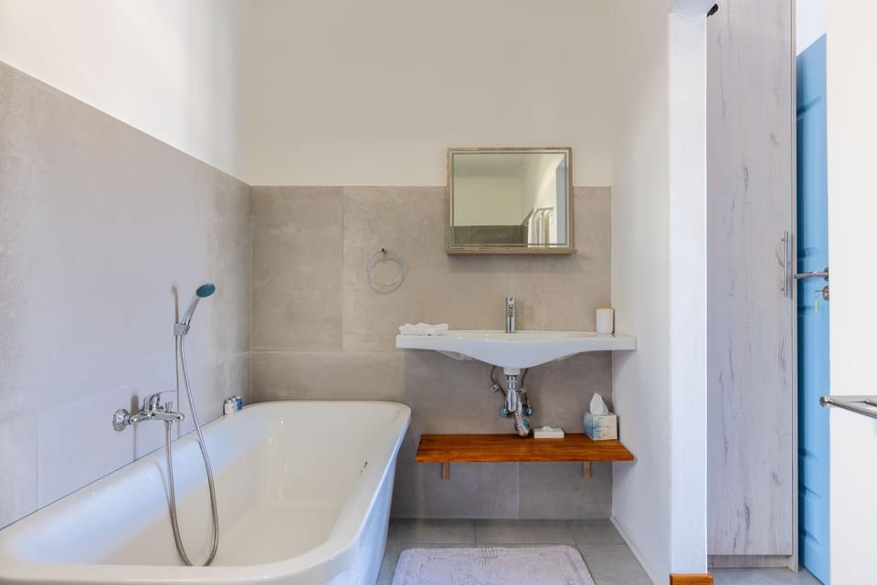 Bathroom, Bath