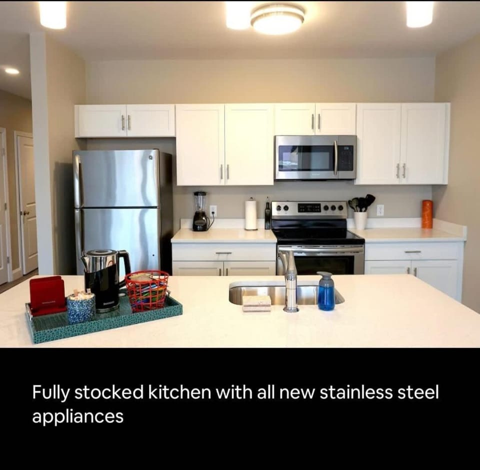 41 - stocked and furnished 2 BR sleeps up to 6 Apartment in Chelsea