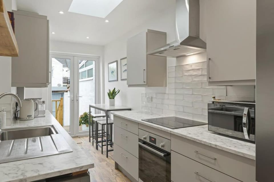 Modern Flat Minutes from Exmouth Sea Front Apartment in Exmouth