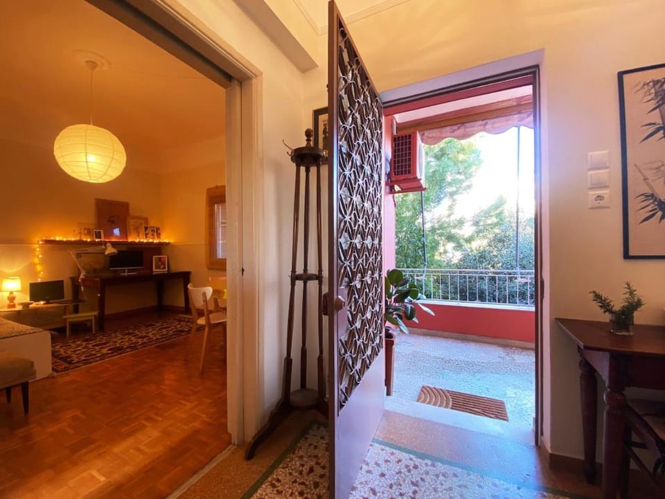 Bamboo & Bird House, Chalandri Apartment in Chalandri