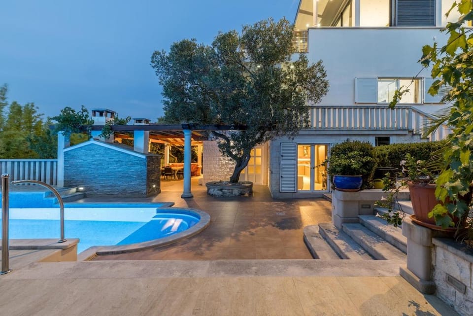 Villa Palma Maris - Pool, Sea View & Private Gym Villa in Split-Dalmatia County