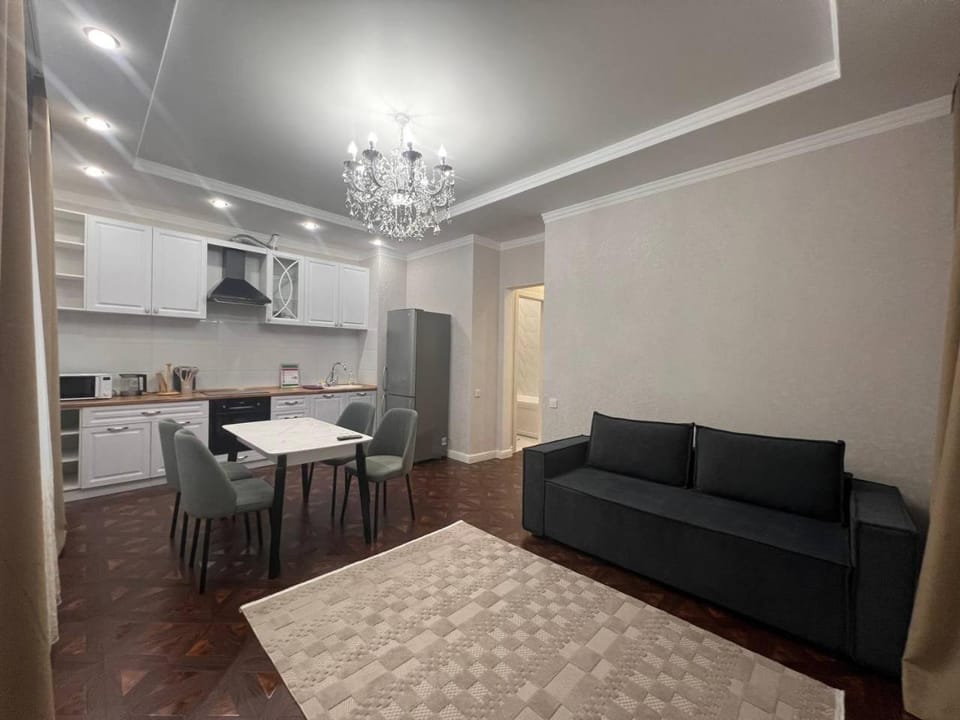 Kitchen or kitchenette, Living room, Seating area, oven, kitchen