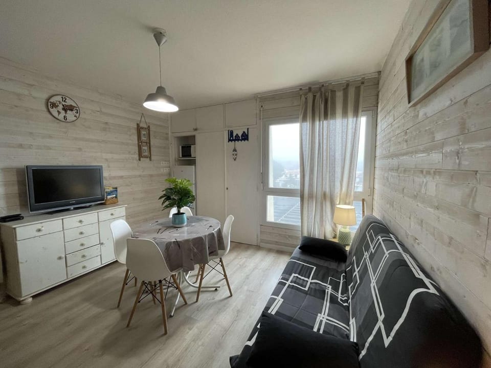 SJ680-044 - Appart Studio - cabine 4 couchages SAINT JEAN DE MONTS Cabin in Saint-Jean-de-Monts