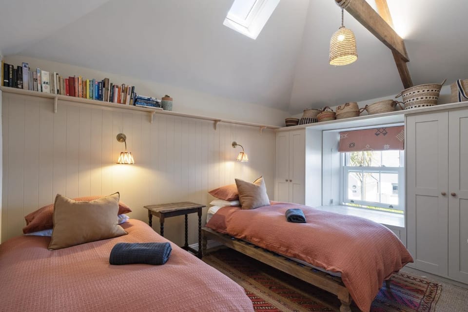 19th Century Cottage & Garden Private Parking House in Perranporth