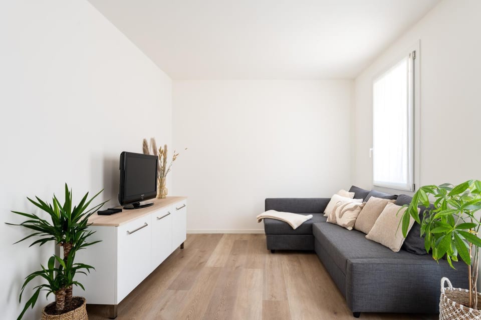 Communal lounge/ TV room, TV and multimedia, Living room, Seating area