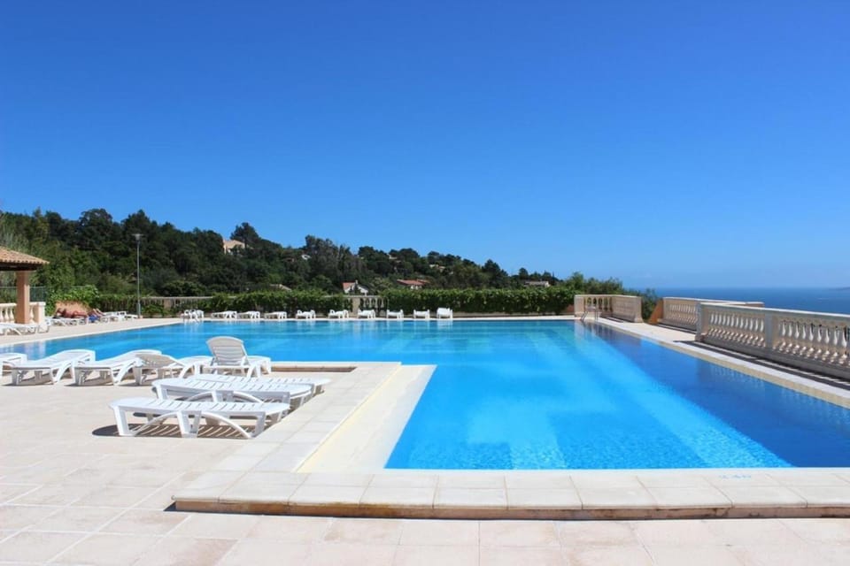 IS110-601 Appt 2 pièces cabine 5 couchages LES ISSAMBRES Cabin in Sainte-Maxime